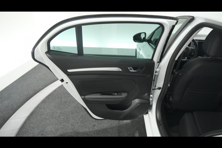 Renault Mégane 1.6 E-Tech Plug-In Hybrid 160 Intens | Camera | Dodehoekdetectie | Head-Up Display | Apple Carplay