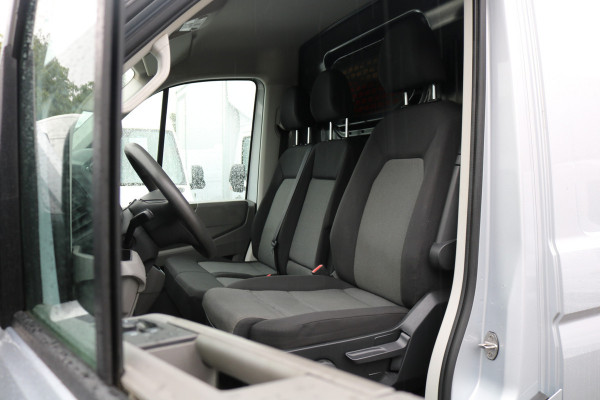 Volkswagen Crafter 2.0 TDI 140pk L3 H3 Automaat Airco Navigatie Trekhaak