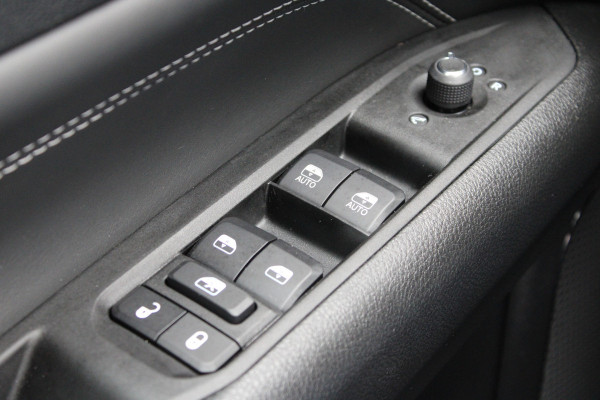 Jeep Compass 1.3T 150 Limited | Automaat | CarPlay | Stuur/Stoel Verwarming | 360 Camera