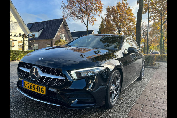 Mercedes-Benz A-Klasse 200 Premium Plus AMG voll opties !!