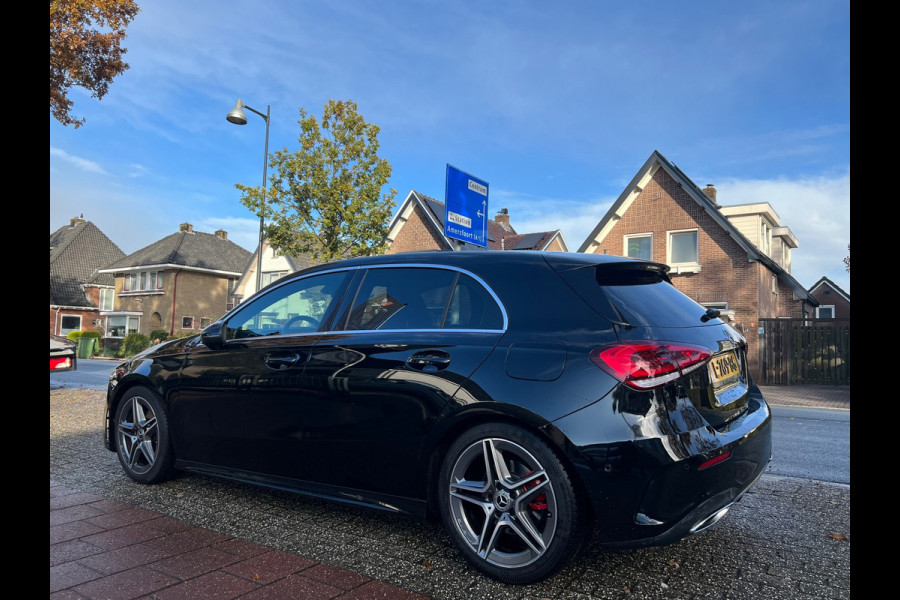 Mercedes-Benz A-Klasse 200 Premium Plus AMG voll opties !!