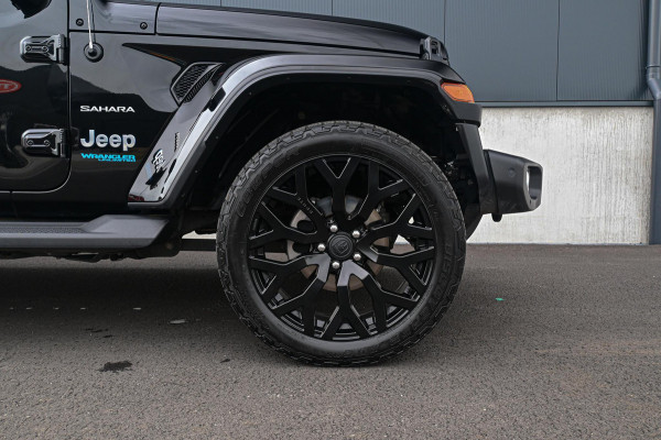Jeep Wrangler Unlimited 4xe 380 Sahara *Leder / Front Camera / Stoelverwarming + Stuur / Keyless / Beats Audio*