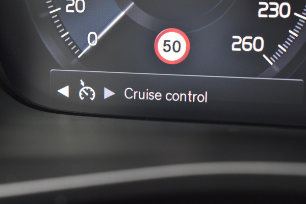 Volvo XC40 T3 163PK Automaat Inscription Automaat / Navigatie / Panoramisch Schuifkanteldak / 360 Camera / Adaptieve Cruise Control / Blis dodehoekherkenning / Premium Harman kardon Audio / Stoel en stuurwielverwarming