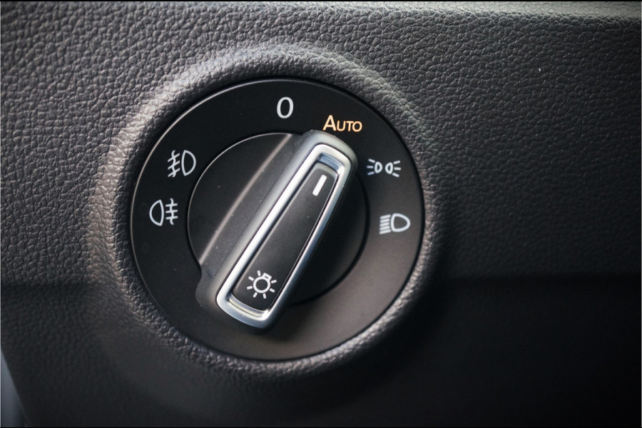 Volkswagen T-Roc 1.5 TSI Sport DSG | Automaat | Virtual | PDC | Apple Carplay | Ambient light | Leer | Led | NAP | BTW | Adaptive Cruise Control |