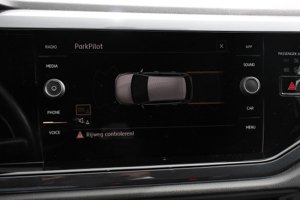 Volkswagen Polo 1.5 TSI 150pk DSG R-Line | Navigatie | Apple Carplay / Android Auto | Adaptive Cruise Control | Stoelverwarming | Privacy Glass | DAB |