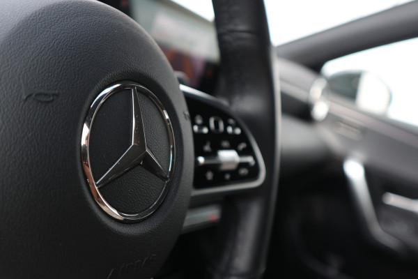 Mercedes-Benz A-Klasse 180 Business Solution Luxury NL AUTO | LEDER | SFEERVERLICHTING | STOELVERW |