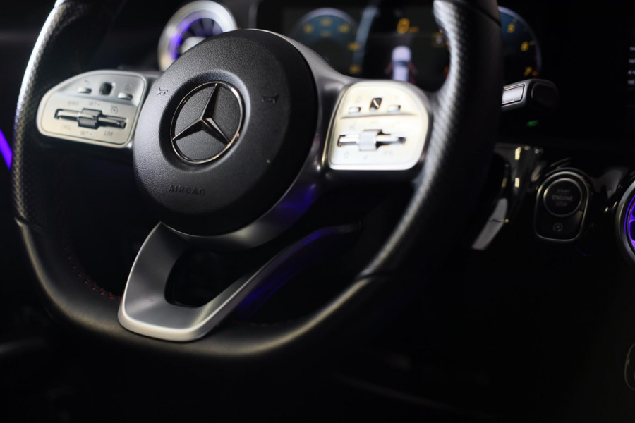 Mercedes-Benz GLA 200 Business Solution AMG / BTW / AUT / Navi / Ecc / Lane Assist / Cruise Control / Sfeerverlichting