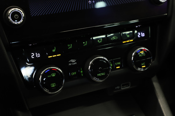 Škoda Octavia Combi 1.0 TSI 115pk Greentech Business Edition Navigatie Trekhaak Stoelverwarming Pdc 233