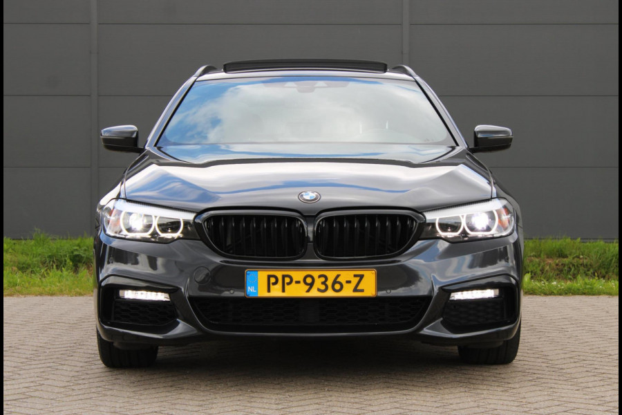 BMW 5 Serie Touring 530i High Executive M-Pakket Panodak !!NIEUWBINNEN!!