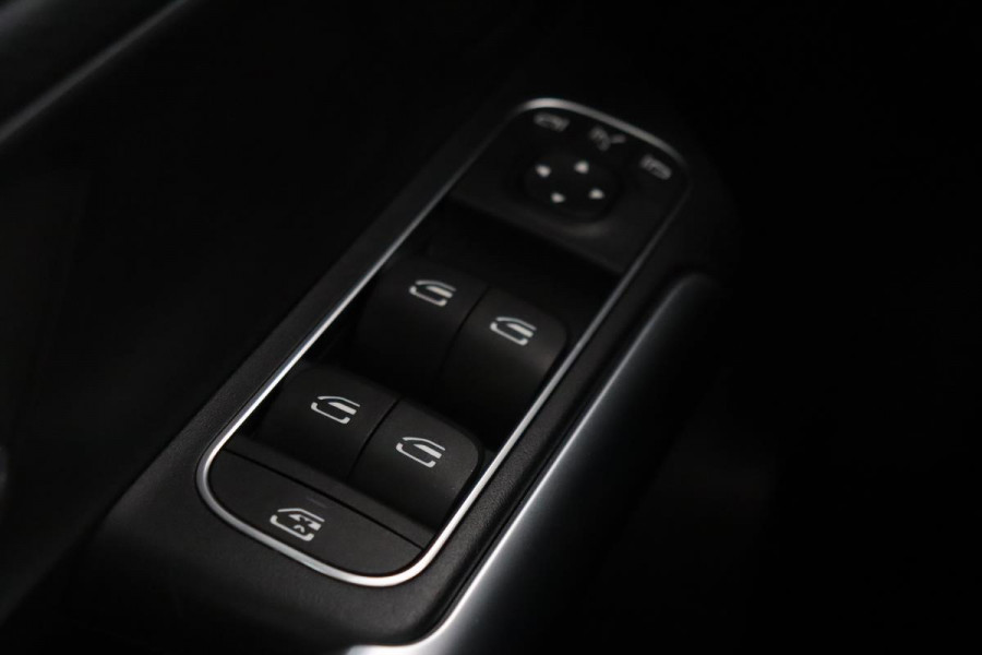 Mercedes-Benz B-Klasse 250e Progressive | Stoelverwarming | Camera | Navigatie | Half leder | Park Assist | DAB+ | Climate control | Cruise control