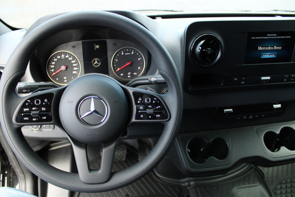 Mercedes-Benz Sprinter 317 CDI L2H2 RWD 3500 kg Trekhaak, 2 Schuifdeuren, MBUX met camera parkeerpakket en Apple/Android, LED koplampen, Geveerde stoel, Etc.