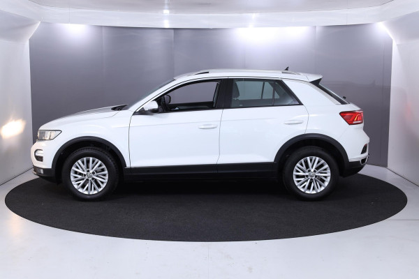 Volkswagen T-Roc 1.5 TSI Style 150 pk Automaat (DSG) | Navigatie | Trekhaak | Parkeersensoren | Adaptieve cruise control |