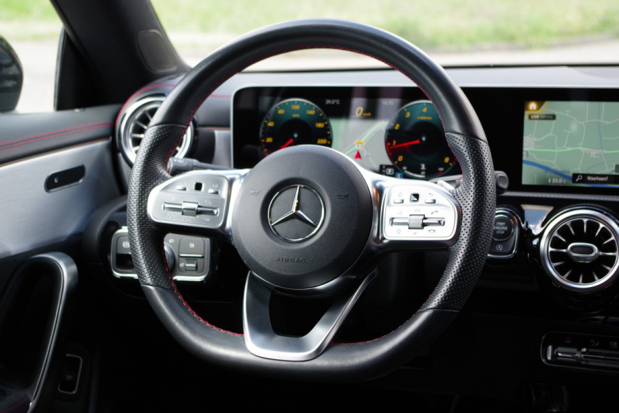 Mercedes-Benz CLA-Klasse 180 Premium 136 PK Automaat, Panoramadak, Cruise Control, Camera, Sfeerverlichting, LED