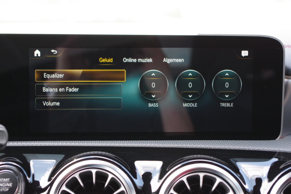 Mercedes-Benz CLA-Klasse 180 Premium 136 PK Automaat, Panoramadak, Cruise Control, Camera, Sfeerverlichting, LED