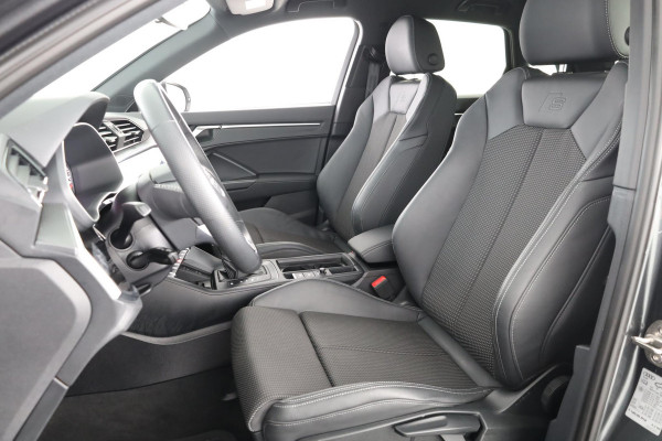 Audi Q3 35 TFSI S-Line 150 pk S-Tronic | Verlengde garantie | Navigatie | Parkeersensoren (Park assist) | Achteruitrijcamera | Adaptieve cruise control |