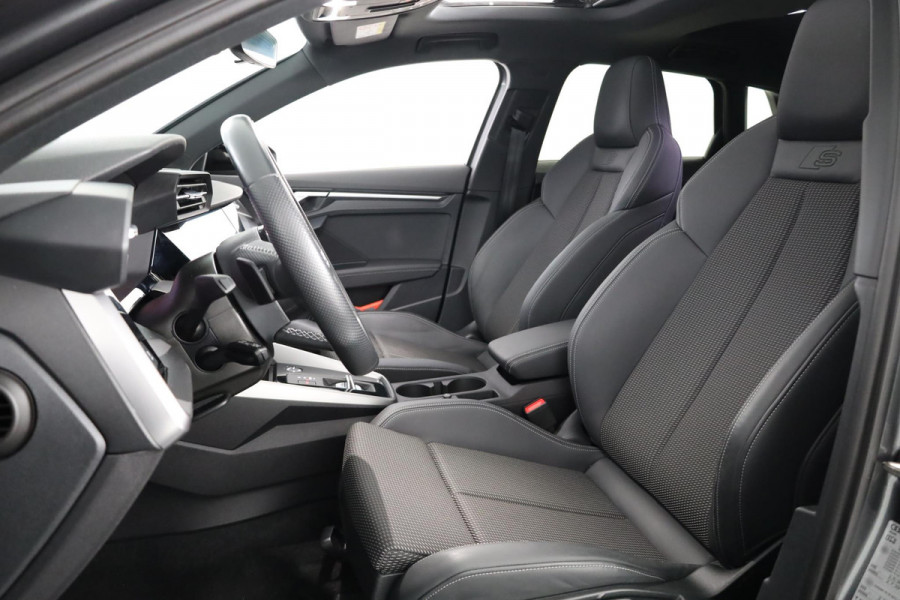 Audi A3 Sportback 35 TFSI S-Line 150 pk S-Tronic | Verlengde garantie | Navigatie | Panoramadak | Parkeersensoren (Park assist) | LED koplampen | S-Line |