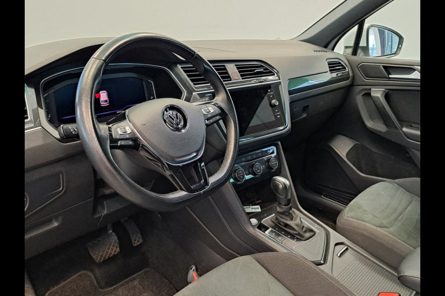 Volkswagen Tiguan 1.5 TSI ACT Highline Business R Navigatie,19LMV,Automaat, Elect. Trekhaak, VCP el.achterklep. 2 jaar garantie mogelijk* (vraag naar de voorwaarden)