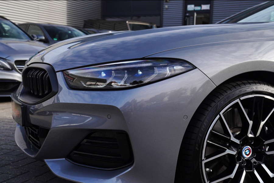 BMW 8 Serie 840i xDrive High Executive M-pakket | Carbon | 2023 Navi | Adaptieve cruise | Head up display | Nieuwprijs €156.000,-