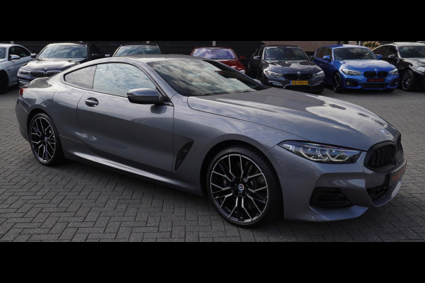 BMW 8 Serie 840i xDrive High Executive M-pakket | Carbon | 2023 Navi | Adaptieve cruise | Head up display | Nieuwprijs €156.000,-