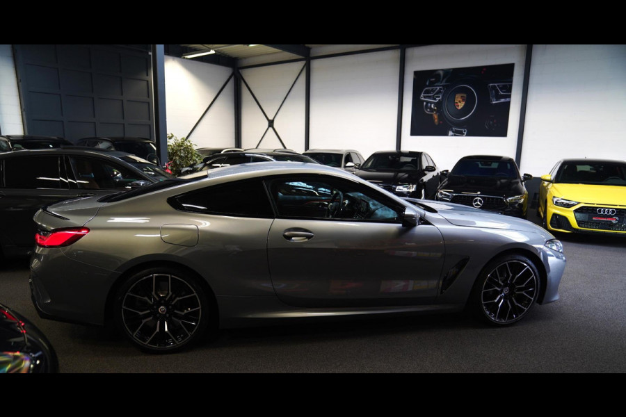 BMW 8 Serie 840i xDrive High Executive M-pakket | Carbon | 2023 Navi | Adaptieve cruise | Head up display | Nieuwprijs €156.000,-