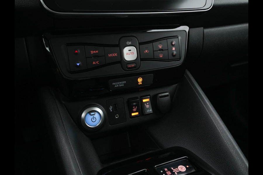 Nissan Leaf N-Connecta 40 kWh (INCL-BTW) Aut.*SURROUND-VIEW | NAVI-FULLMAP | KEYLESS | DAB | APP.CONNECT | CRUISE | VIRTUAL-COCKPIT | COMFORT-SEATS | 17"ALU*