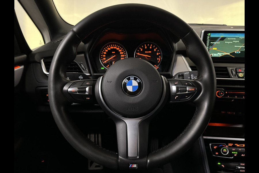 BMW 2 Serie Gran Tourer 218i M Sport 7 Persoons | Alcantara Sportstoelen | Navi Pro | Head Up | Stoelverwarming | Cruise Control | El. Achterklep | 17 "L.M |