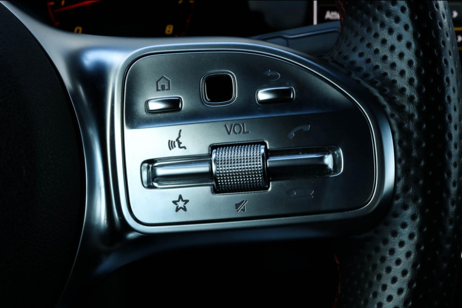Mercedes-Benz A-Klasse 200 AMG - Burmester - Sfeerverlichting - Camera