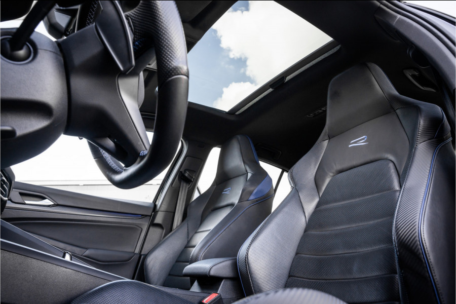 Volkswagen Golf 8 2.0 TSI R 4Motion - Panorama | Memory | ACC | Leder