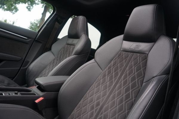 Audi S3 Limousine 2.0 TFSI Quattro Pano/RS-stoelen/Black-line/310PK