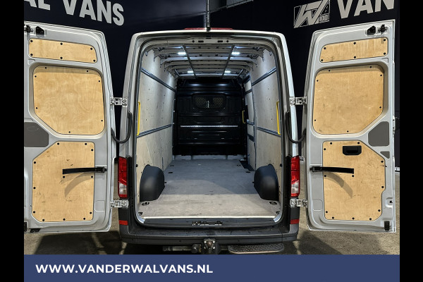 Volkswagen Crafter 2.0 TDI 177pk L4H3 L3H2 Euro6 Airco | Camera | Adaptive Cruisecontrol Trekhaak 3000kg, Parkeersensoren, Stoelverwarming, Apple Carplay, Android Auto, Bijrijdersbank