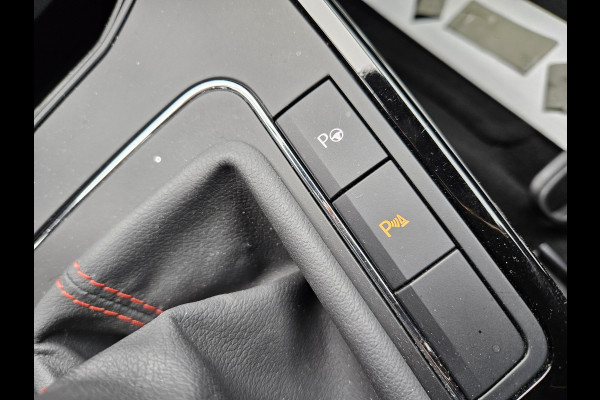 Seat Arona 1.0 TSI FR Launch Edition 116pk DSG Dealer O.H | LED Koplampen | 18"L.M | Camera | Apple Carplay | Sportstoelen Verwarmd | Navi | DAB |