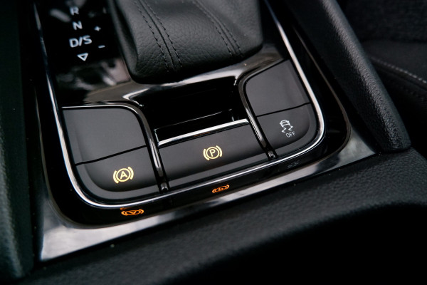 Škoda Karoq 1.5 TSI ACT Style | LED | Elek. Trekhaak | Virtual Cockpit | Camera | PDC