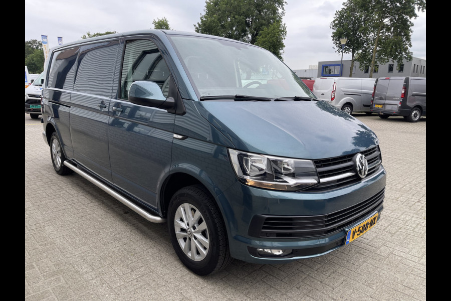 Volkswagen Transporter 2.0 TDI 150pk DSG automaat L2H1 Highline / vaste prijs rijklaar € 22.950 ex btw / lease vanaf € 410 / airco / cruise / navi / camera / trekhaak 2500 kg / pdc voor en achter !