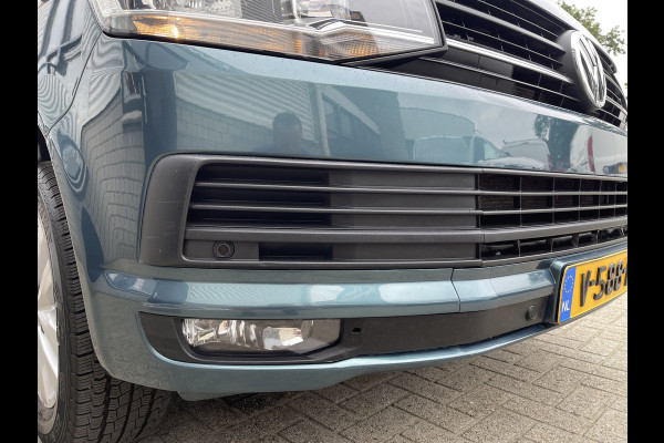 Volkswagen Transporter 2.0 TDI 150pk DSG automaat L2H1 Highline / vaste prijs rijklaar € 22.950 ex btw / lease vanaf € 410 / airco / cruise / navi / camera / trekhaak 2500 kg / pdc voor en achter !