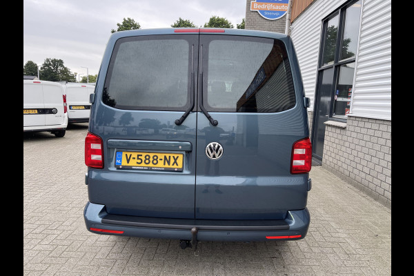 Volkswagen Transporter 2.0 TDI 150pk DSG automaat L2H1 Highline / vaste prijs rijklaar € 22.950 ex btw / lease vanaf € 410 / airco / cruise / navi / camera / trekhaak 2500 kg / pdc voor en achter !