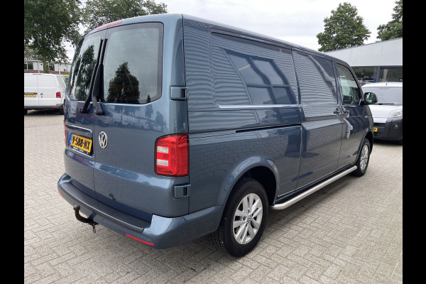 Volkswagen Transporter 2.0 TDI 150pk DSG automaat L2H1 Highline / vaste prijs rijklaar € 22.950 ex btw / lease vanaf € 410 / airco / cruise / navi / camera / trekhaak 2500 kg / pdc voor en achter !