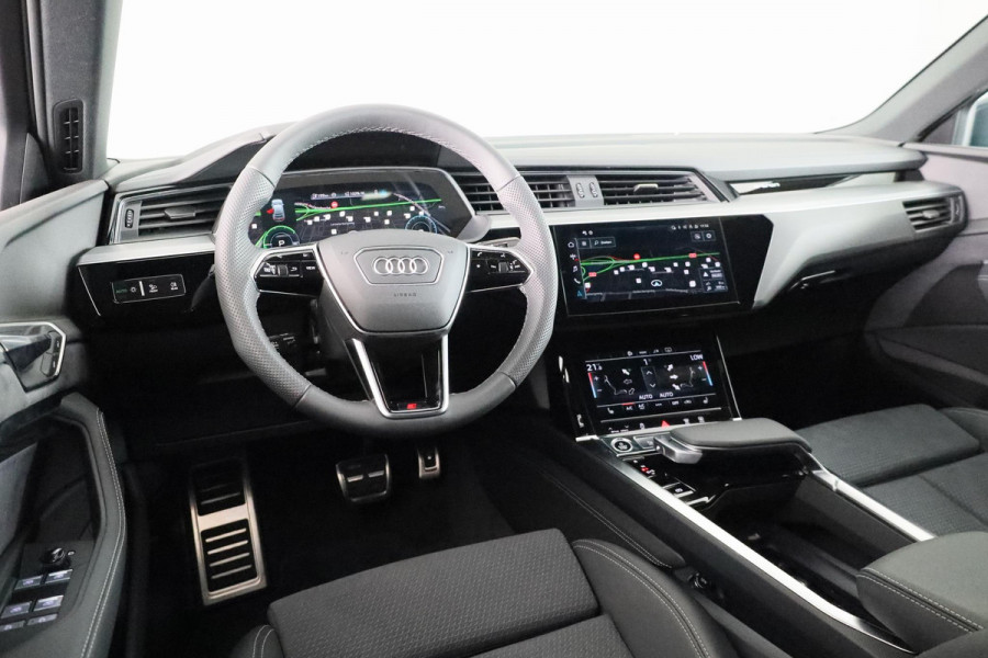 Audi Q8 Sportback e-tron 55 quattro S Edition Competition 115 kWh 408pk | Panoramadak | 21 inch Lichtmetalen velgen | Stoelverwarming |
