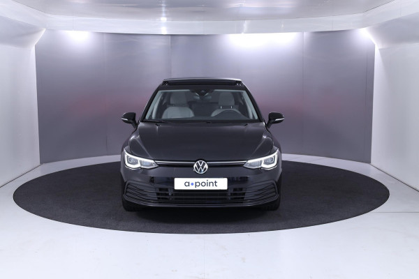 Volkswagen Golf 1.5 TSI Life Business 131 pk | Navigatie | Panoramadak | Trekhaak | Parkeersensoren (Park assist) | Matrix LED koplampen |