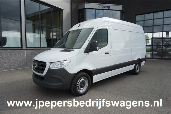 Mercedes-Benz Sprinter 317 CDI L2 H2 MBUX / Navigatie / Camera / Parkeersensoren / Cruise control / Airco