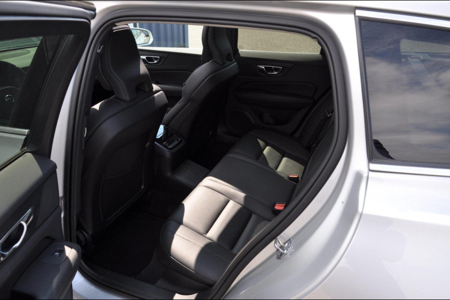 Volvo V60 T8 390PK Automaat Recharge AWD Inscription Elektrische achterklep/ BLIS/ Adaptieve cruise control/ 360 Camera/ Adaptieve koplampen/ Lederen bekleding/ Keyless entry/ Apple carplay/ Drive mode/ Stuurwiel en stoelverwarming/ Standkachel/ Pilot assist/ Panoramadak