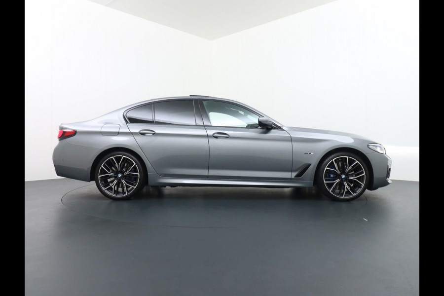 BMW 5 Serie 545e xDrive M-SPORT | ORG. NL. NAP KM. | PANO| NIEUWSTAAT | LASERLIGHT| ELEK. STOELEN| STUUR VERW.|