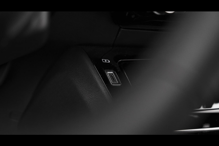 Peugeot 2008 PureTech 130 EAT8 Allure | Nieuw Model | 360 Camera | Dodehoekdetectie | Stoelverwarming | Apple Carplay