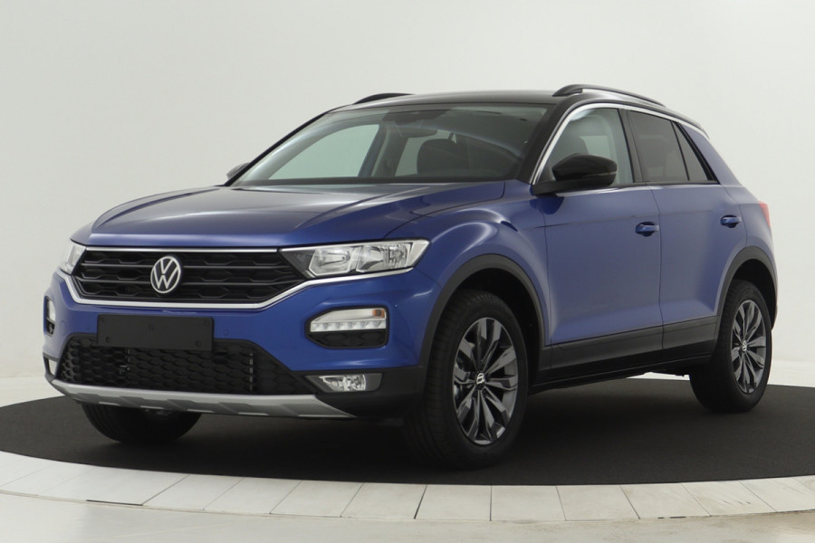 Volkswagen T-Roc 1.0 TSI Style Parkeersensoren , navigatie, 17 inch wielen