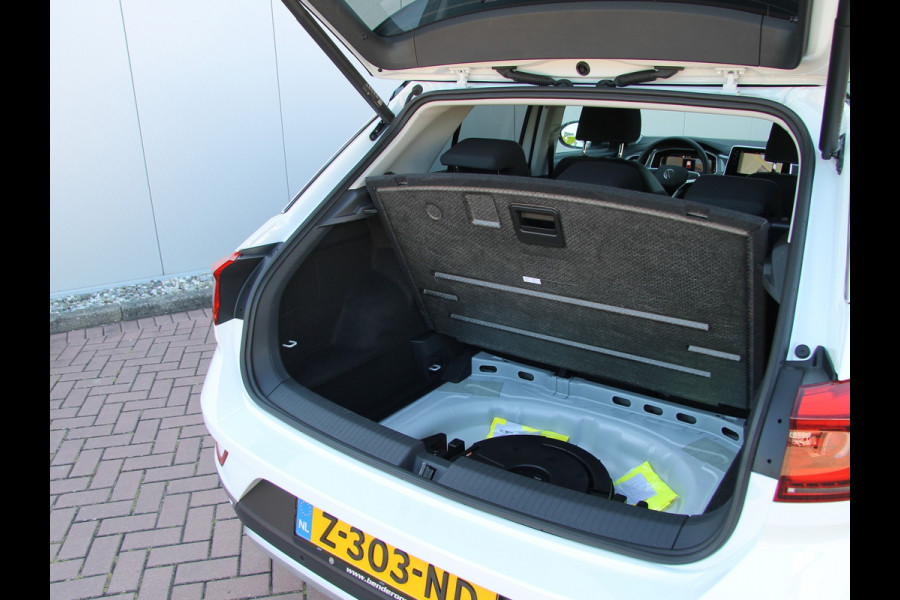 Volkswagen T-Roc 1.0 TSI Style | Pano dak | Beats