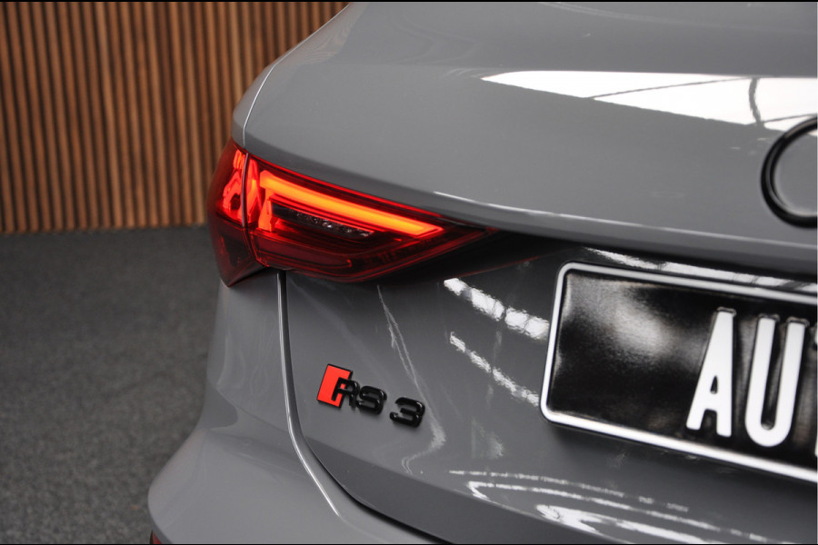 Audi RS3 Sportback 2.5 TFSI quattro | PANO | HUD | CARBON | ACC | LANE | BLINDSPOT | KEYLESS | CARPLAY |