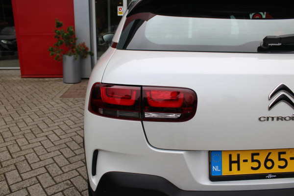 Citroën C4 Cactus 1.2 110PK ORIGINS | NAVIGATIE 10" TOUCHSCREEN | ACHTERUITRIJ CAMERA | APPLE CARPLAY/ANDROID AUTO | PARKEERSENSOREN ACHTER | CRUISE CONTROL | DAB+ RADIO | KEYLESS ENTRY/START | CLIMATE CONTROL | REGEN/LICHT SENSOR | 17" LICHTMETALEN VELGEN ZWART|