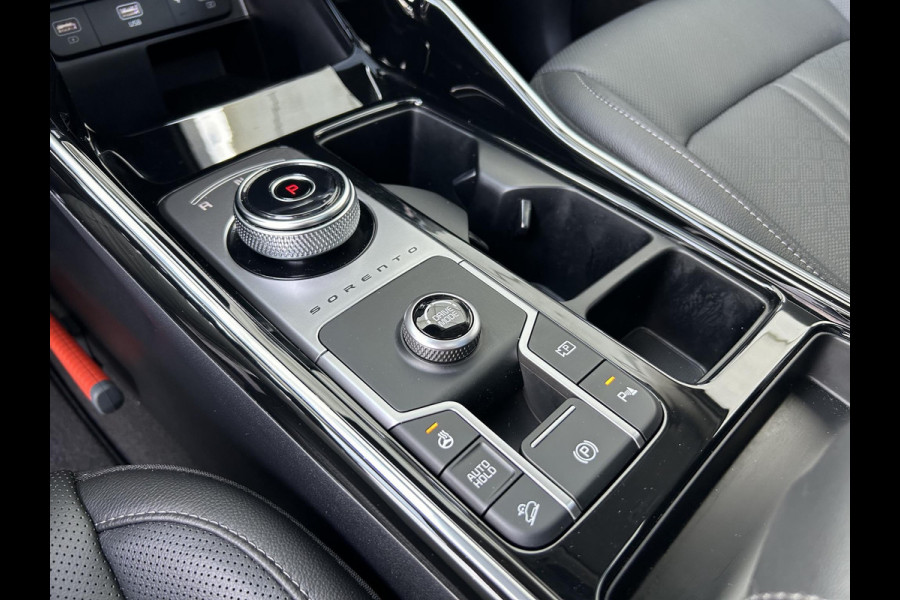 Kia Sorento 1.6 T-GDI Hybrid DynamicPlusLine Automaat | BOSE | Panoramdak | Leder | 7 Persoons | Camera | Navi | 19" Velgen | Key-Less | PDC | Cruise | LED |