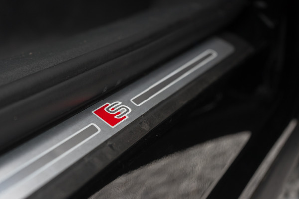 Audi e-tron 55 Quattro / Incl. BTW/ Luchtvering/ Standkachel/ Bang & Olufsen Sound System/ Panoramadak/ 300kW (408PK)