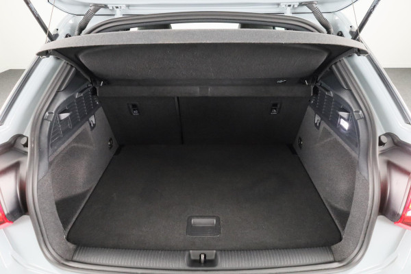 Audi Q2 35 TFSI S-Line 150 pk S-tronic | Verlengde garantie | Navigatie | Parkeersensoren achter | Adaptieve cruise control | S-Line |