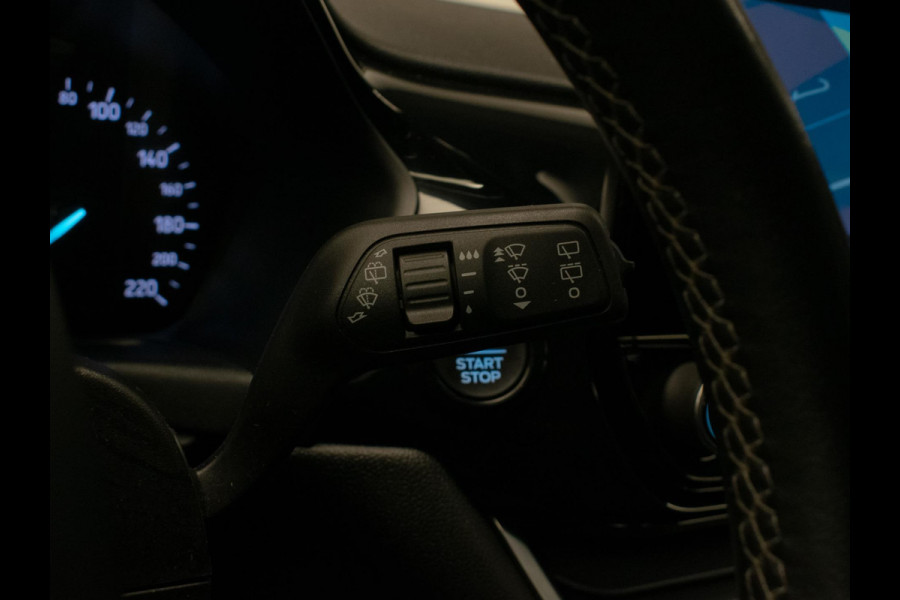Ford Fiesta 1.0 EcoBoost Titanium Sport (APPLE CARPLAY,CAMERA,GROOT SCHERM,LED,SPORT STOELEN,LM VELGEN,NETTE STAAT)